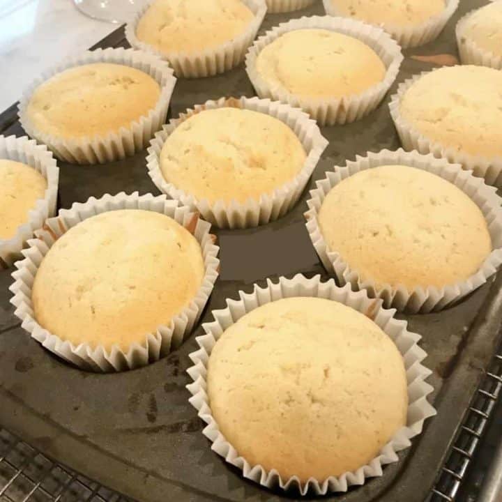 vanilla cupcakes
